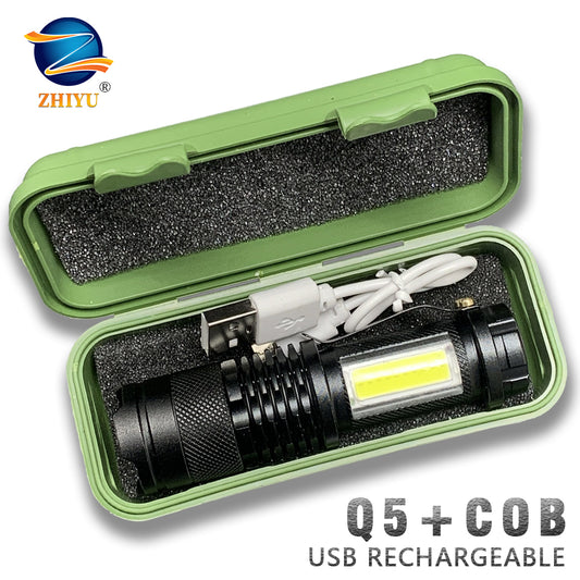 The Essential Compact Flashlight Kit